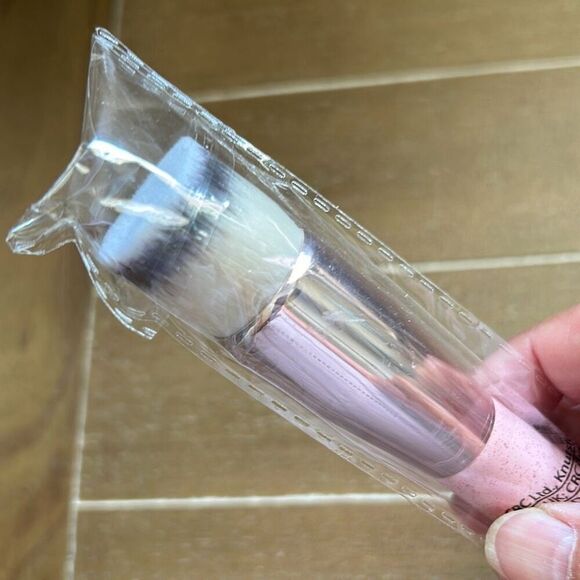 Doll 10 Makeup Brush - Picture 2 of 5